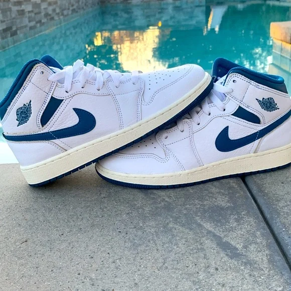 Jordan 1 mid Industrial Blue - Picture 2 of 5